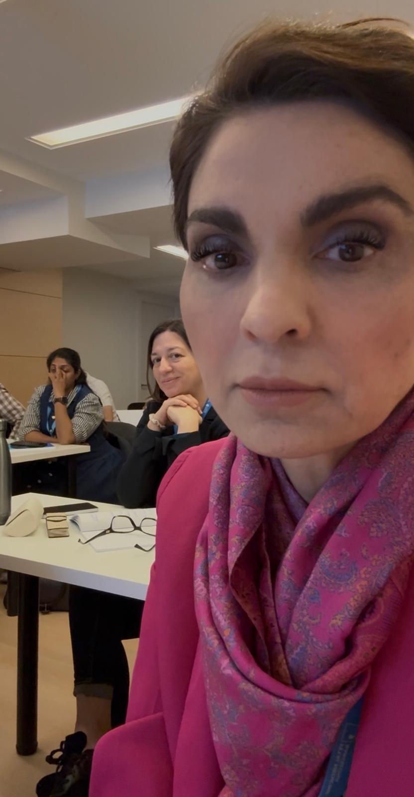 Dr. Mihaela Pețeanu în sala de curs