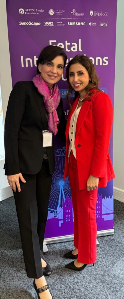 Dr. Mihaela Pețeanu alături de Prof. Dr. Asma Khalil, organizatoarea Fetal Interventions Course, RCOG Londra